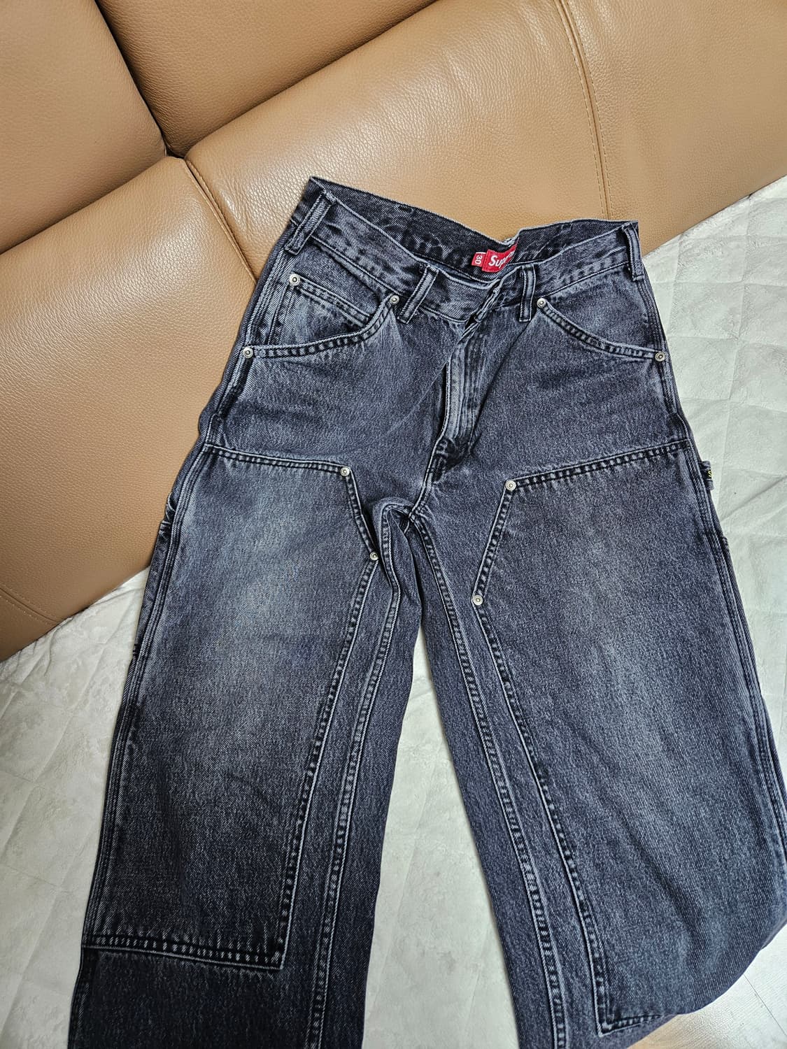 슈프림 더블니 데님 팬츠 진 워시드 블랙 23SS 상품이미지4