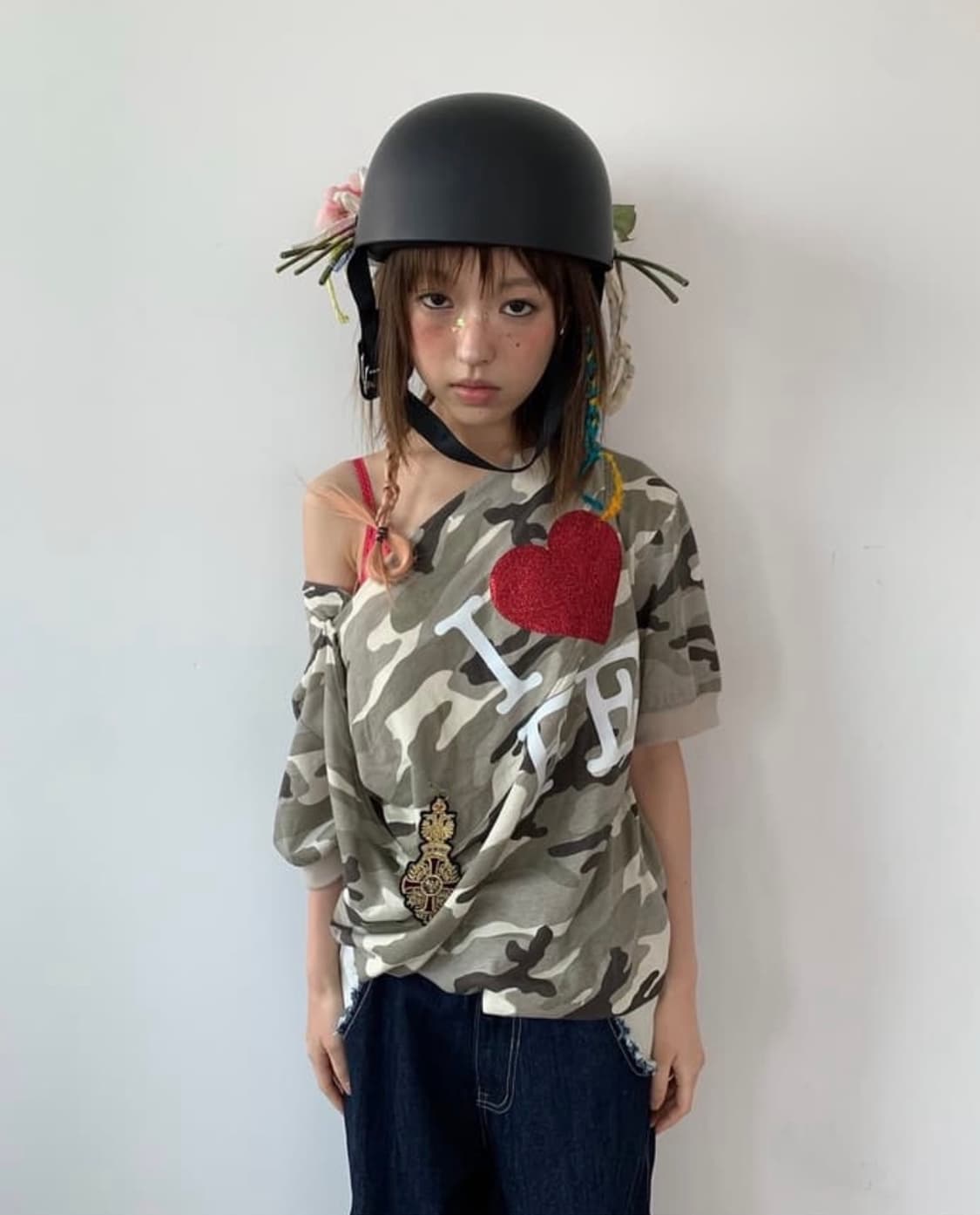 샵페어리 넥 버튼 카모 티셔츠 cowl neck button camo 상품이미지1