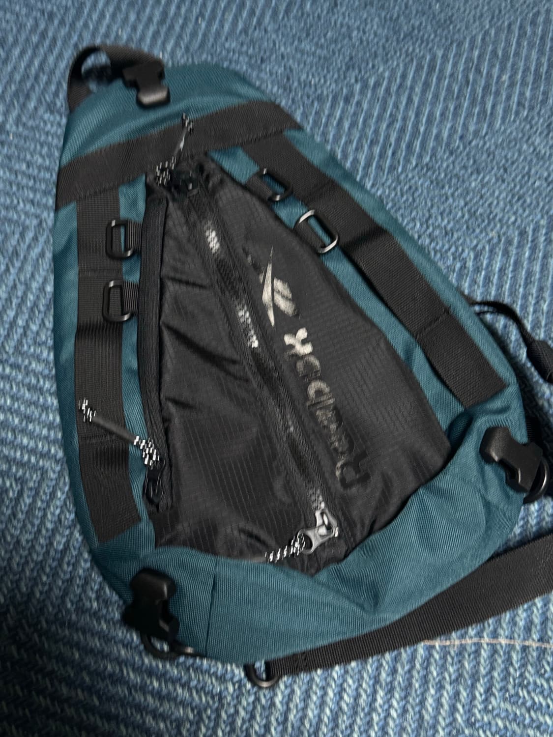 리복 슬링백 상품이미지2