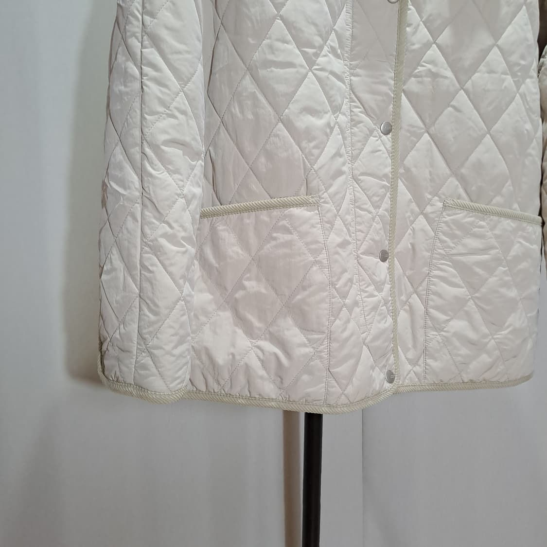 (택포) 스튜디오톰보이 23FW 코듀로이카라 퀼팅자켓 FREE B28 상품이미지4