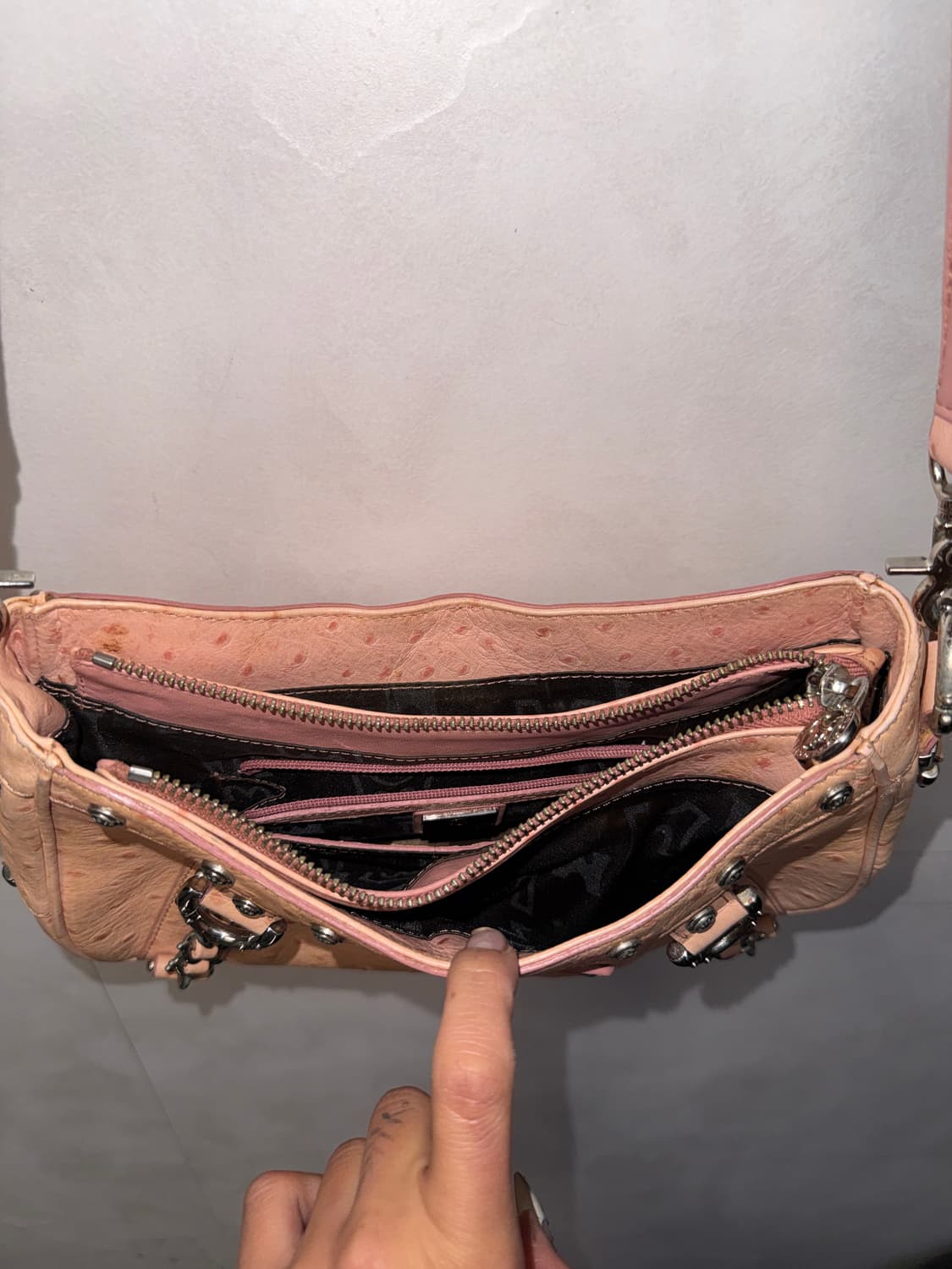 Metro City baby pink y2k stud chain 크로스백 상품이미지6