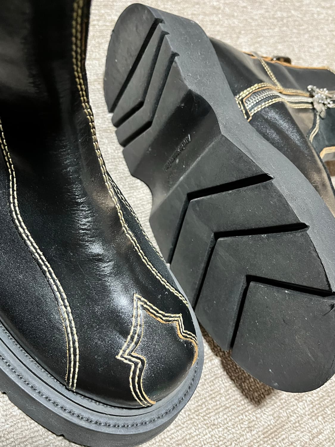 (WOMEN) FIA WESTERN RAW CUT ANKLE BOOTS 상품이미지4