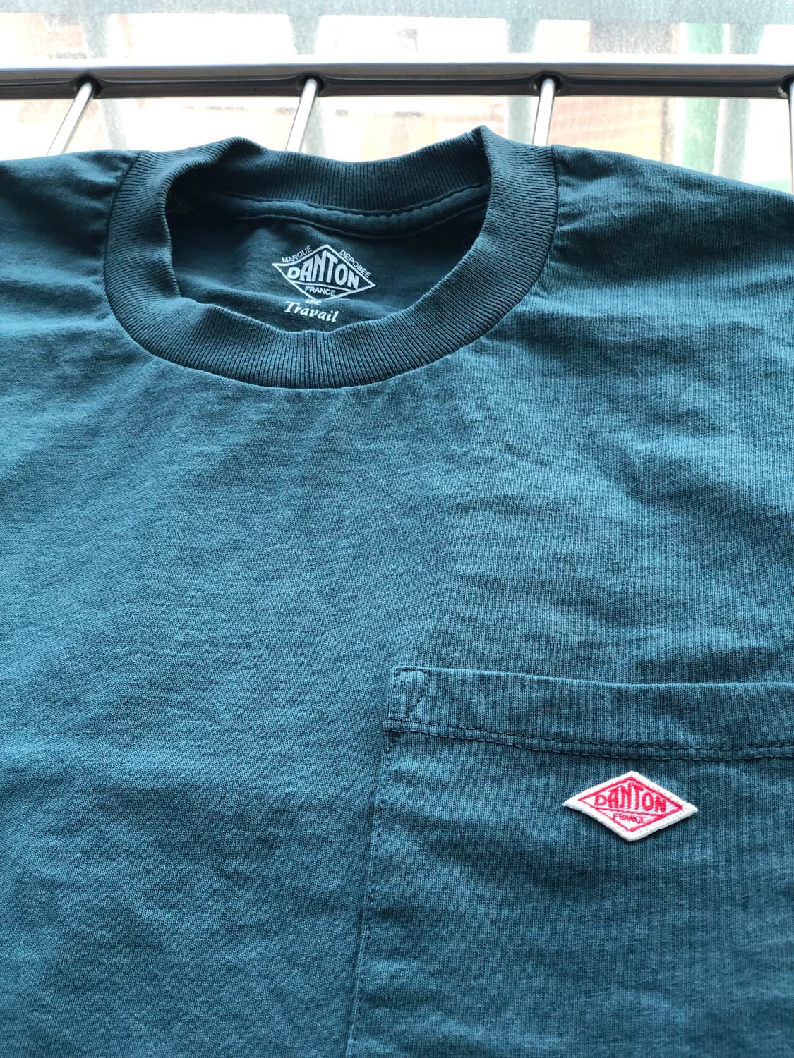 40 단톤 다크그린 포켓티셔츠  상품이미지1