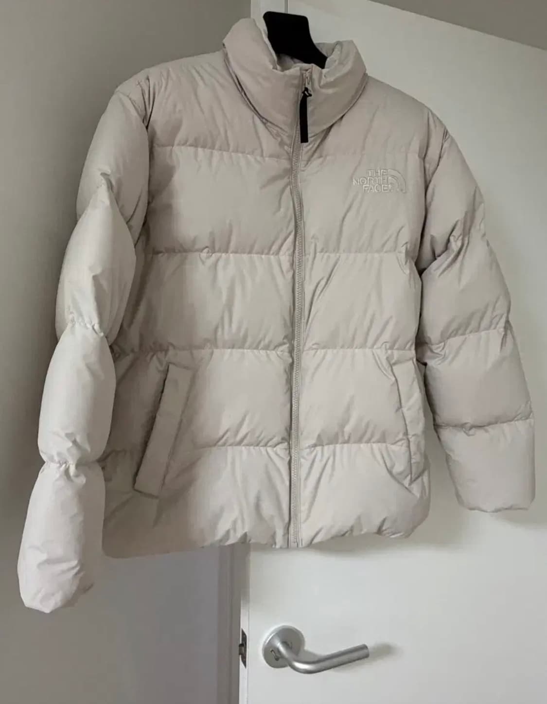노스페이스 로프티 다운 패딩 Lofty Down Jacket White 상품이미지3