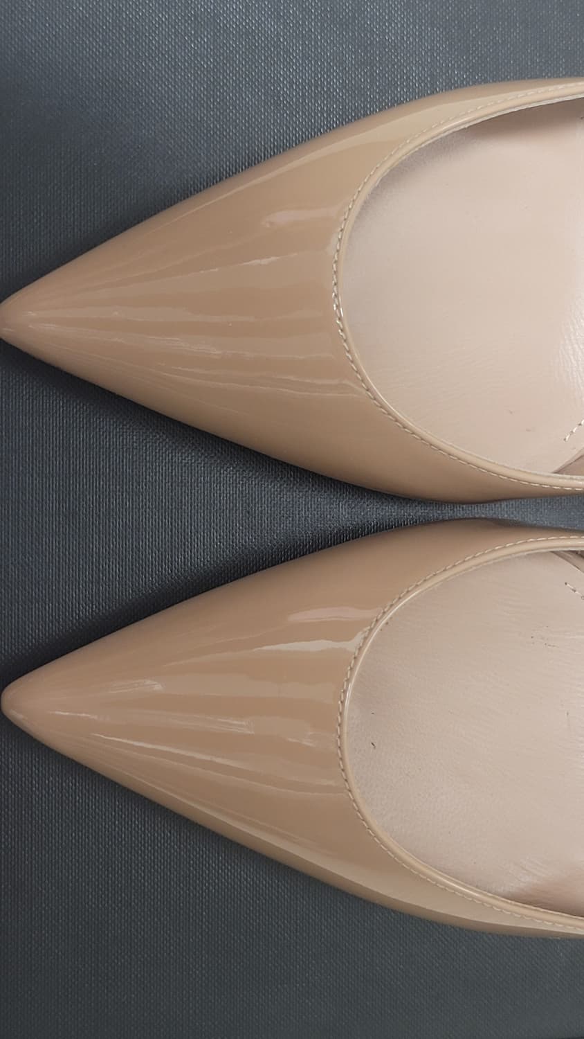 생로랑 ANJA 85 페이턴트 누드 36 사이즈 판매합니다. 상품이미지8