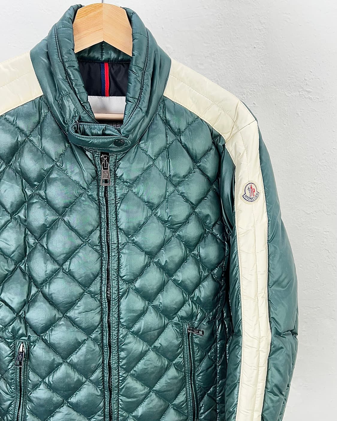 몽클레르 그린 화이트 다이아 퀼팅 덕 바이커 푸퍼 자켓 상품이미지3