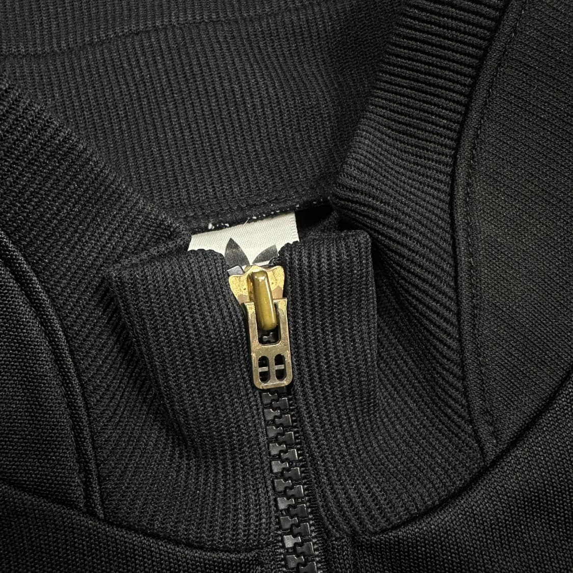 ✨ (바배) 아디다스 90s 재팬 빅로고 반집업 블랙 맨투맨  상품이미지5