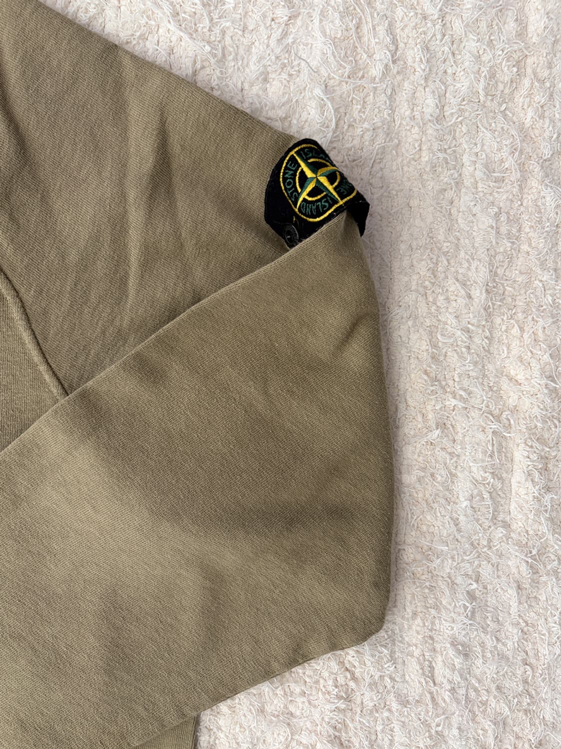 스톤 아일랜드 와펜 카키 맨투맨 상품이미지4