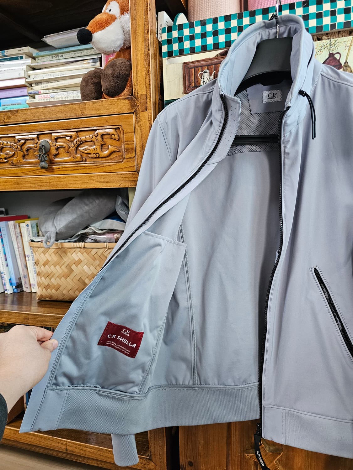 씨피컴퍼니 나일론 자켓 팔아요 cp컴퍼니 바람막이 100 50 105 L 상품이미지5