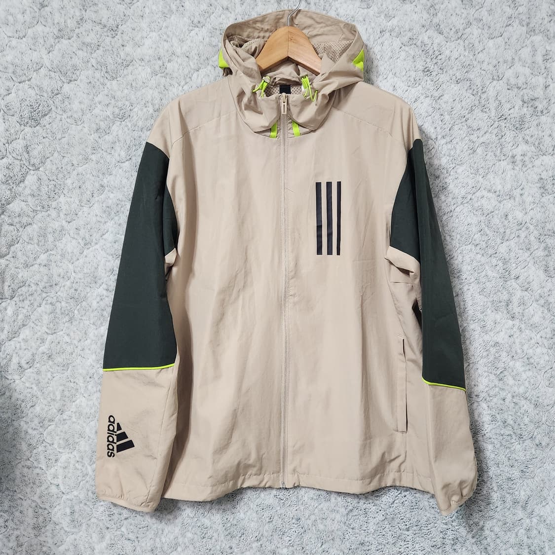 J374 [110] 아디다스 프라임블루 바람막이 점퍼
 상품이미지1