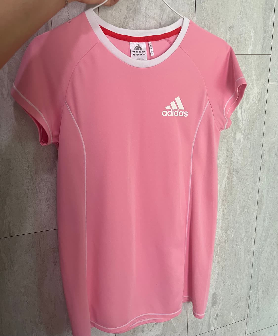 아디다스 딱붙핏 반팔 연핑크 딸기우유색 상품이미지1