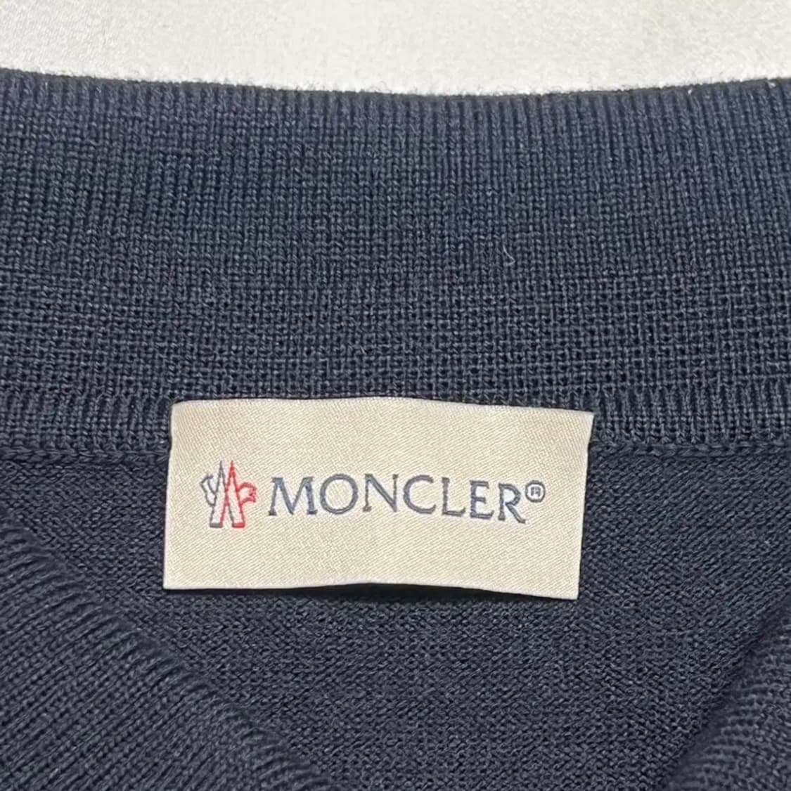 몽클레어 네이비 카라 니트 상품이미지3