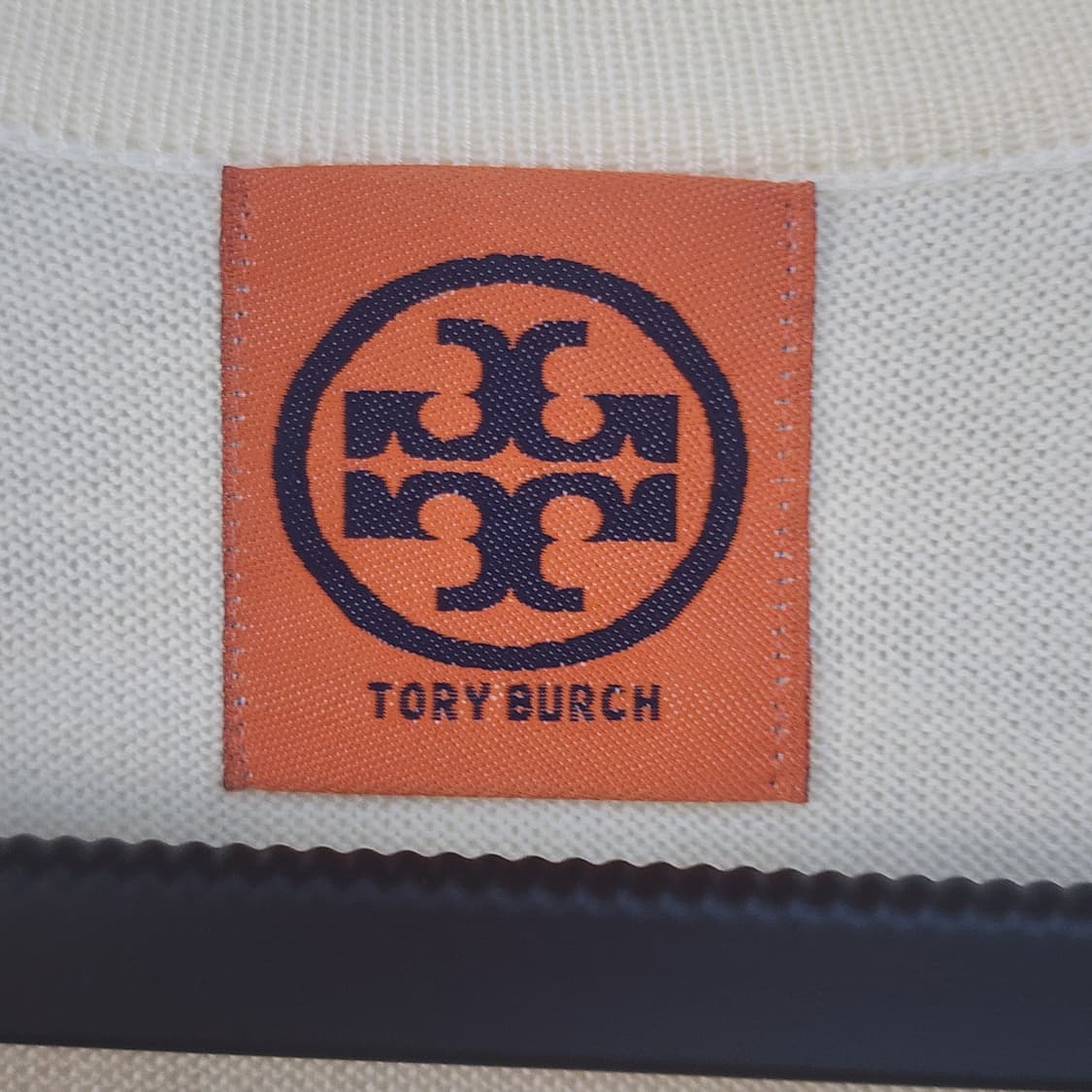 토리버치 아이보리 금장 버튼 가디건 상품이미지3