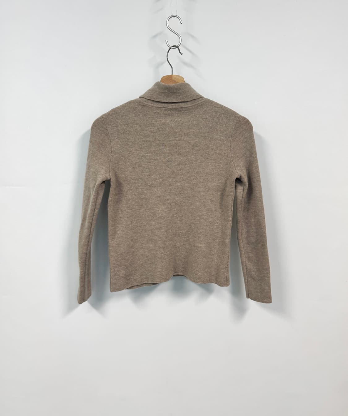 MAISON KITSUNE 메종키츠네 폭스헤드패치 베이지 멜란지 터틀넥  상품이미지2