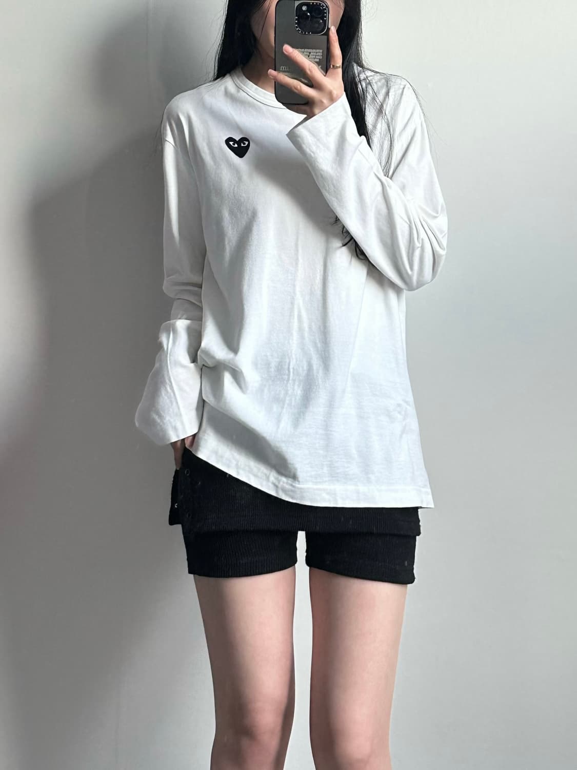 꼼데가르송 플레이 와펜 화이트 롱슬리브 긴팔티 상품이미지1