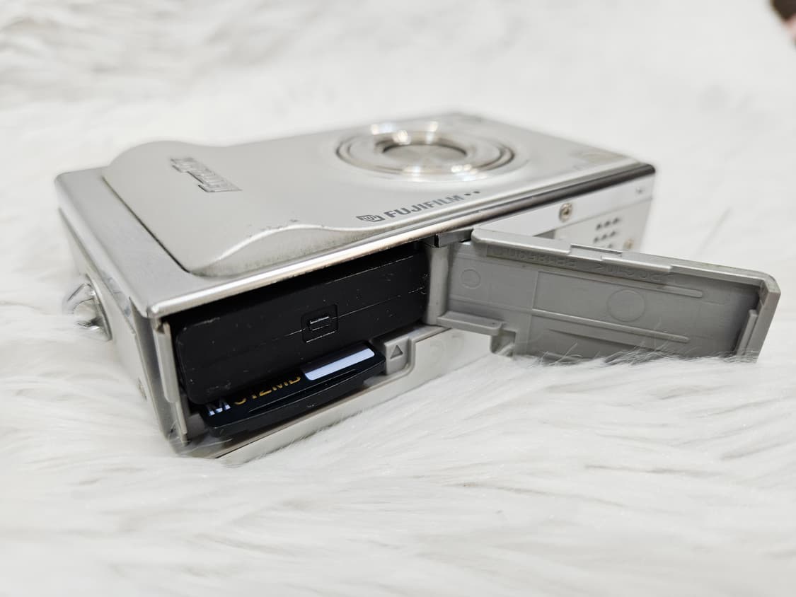 [B급] 후지필름 FinePix F10 빈티지 디카, 디지털카메라 판매 상품이미지8
