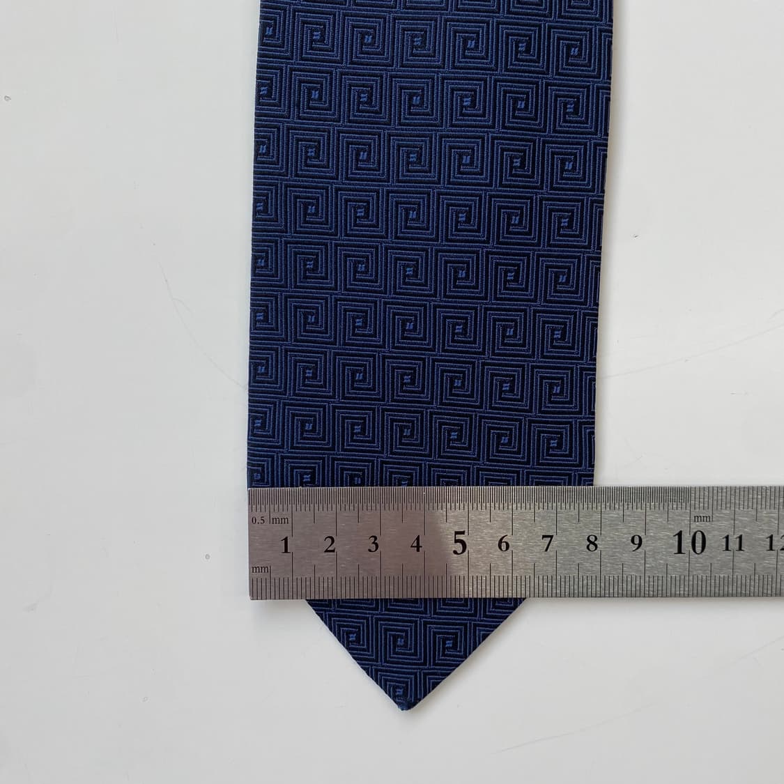 Versace 베르사체 정품 명품 심플로고 넥타이 7.8cm 상품이미지7