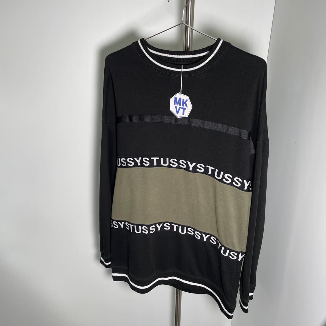 스투시 스트라이프 로고 배색 맨투맨 상품이미지4