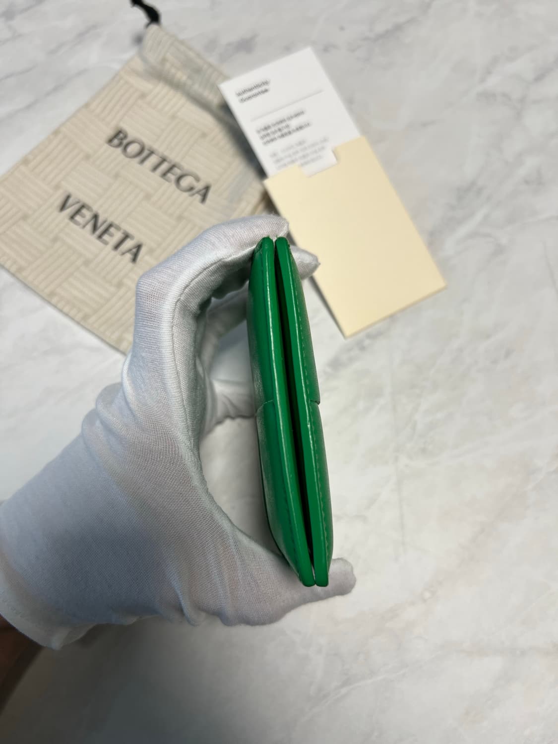 보테가베네타 슬림 폴더형 지갑 패러킷 상품이미지4