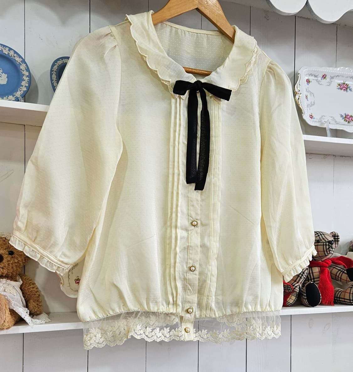 레이스 카라 리본 블라우스 상품이미지2