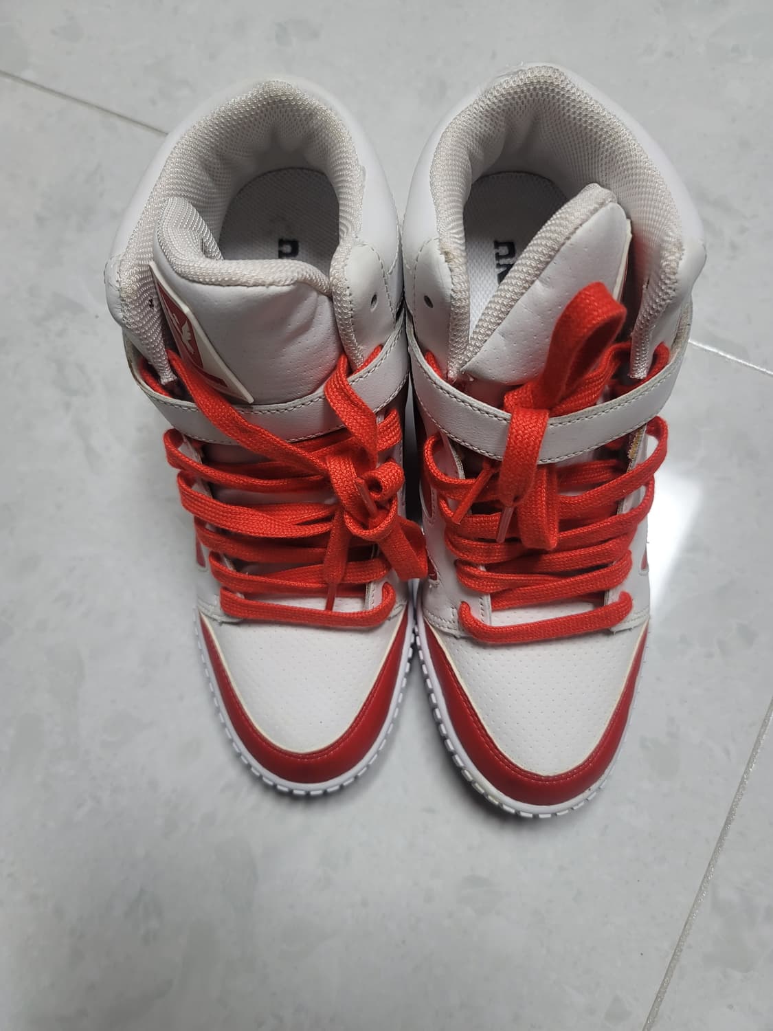 스베누 스니커즈 240사이즈 새제품 단품
 상품이미지2