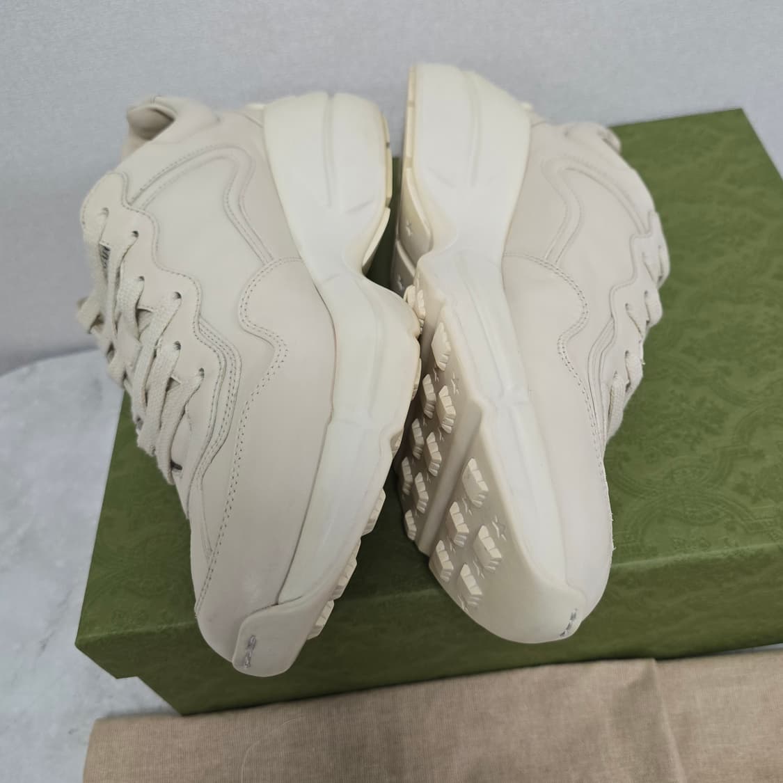 구찌 라이톤 스니커즈 신발 7.5사이즈 265 270 판매 상품이미지3