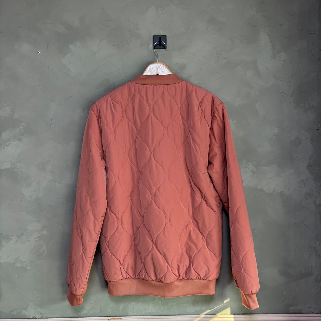 아디다스 슈퍼스타 퀄팅 봄버 경량 패딩 자켓 상품이미지4