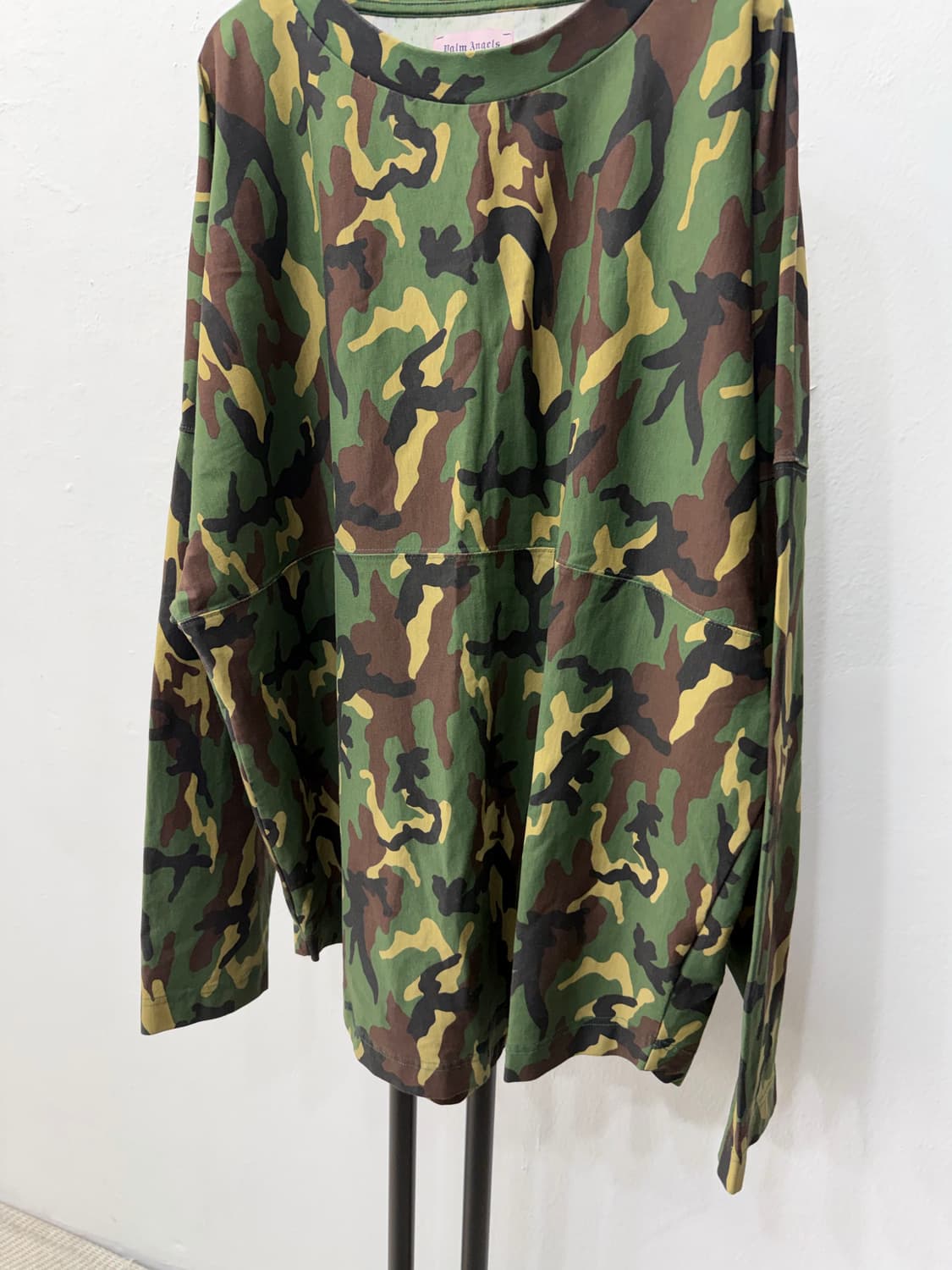 매장판정품) 팜엔젤스 카모 백로고 오버핏 긴팔 티셔츠 3 상품이미지4