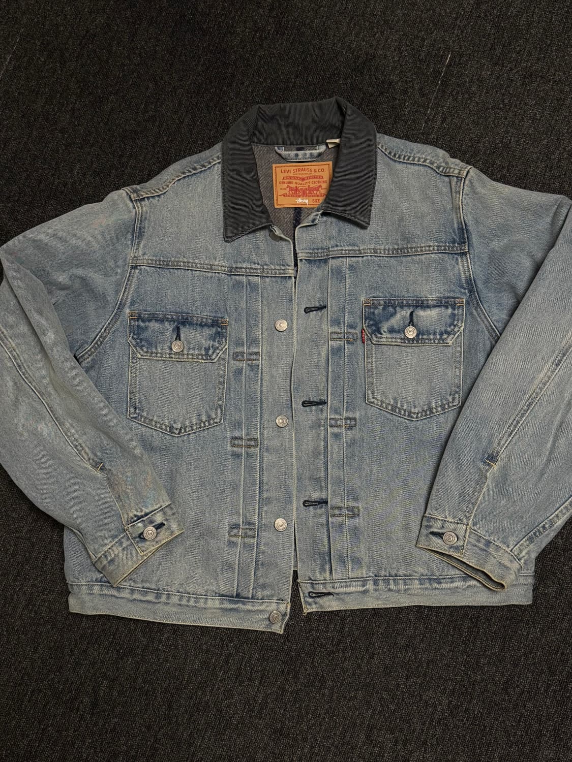 [L] 스투시 x 리바이스 엠보스드 트러커 자켓 인디고 상품이미지2