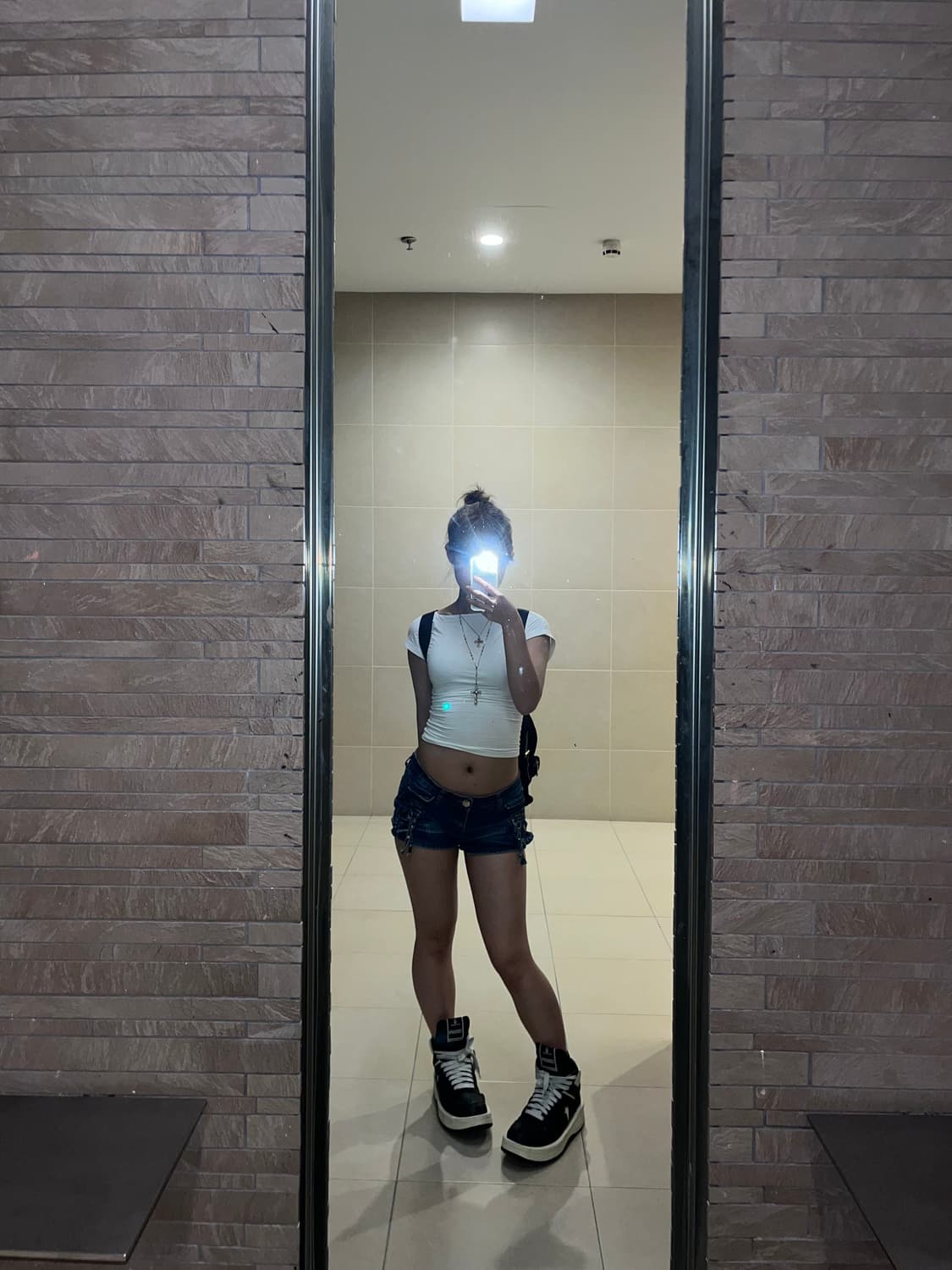 해골 장식 지퍼 핫팬츠 상품이미지1