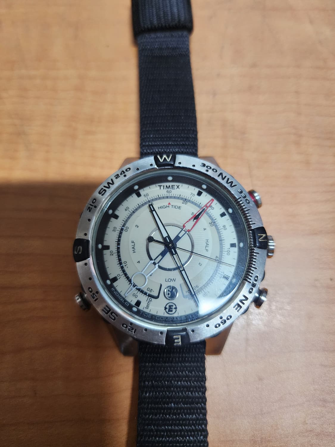 타이맥스(TIMEX) 익스페디션 인텔리전트 해운대 시계 상품이미지1