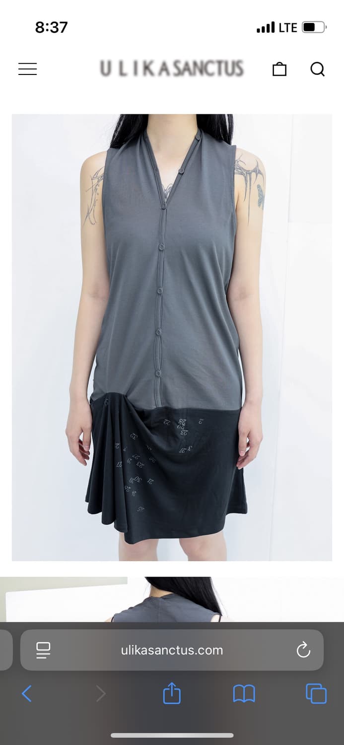 율리카 상투스 언밸런스드 슬리브리스 드레스 차콜 상품이미지1