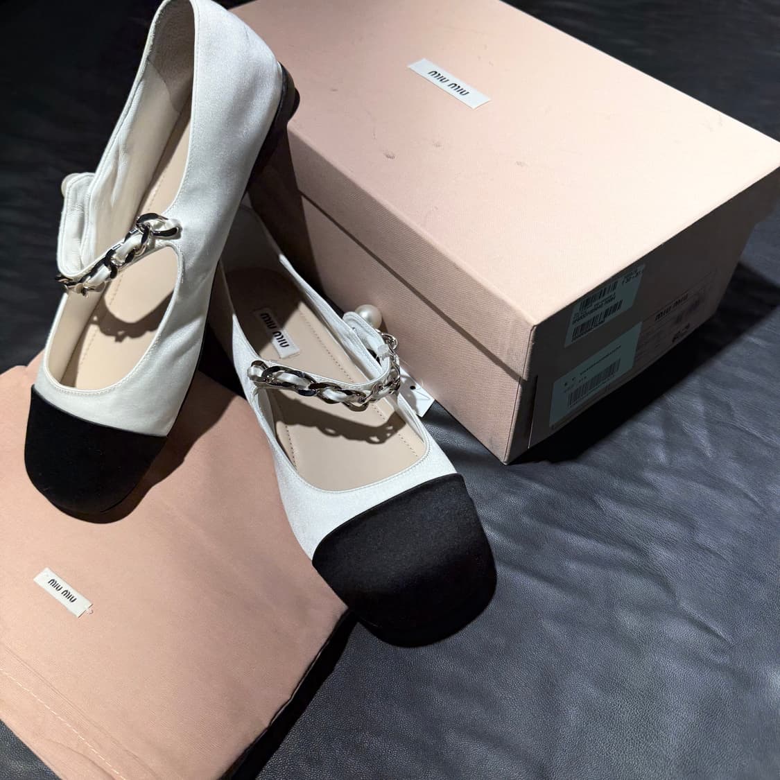 미우미우 발레리나 플랫슈즈 세틴 상품이미지3