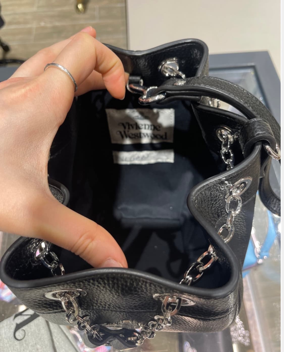 비비안웨스트우드 크리시 비건 버킷백(복조리백) 상품이미지4