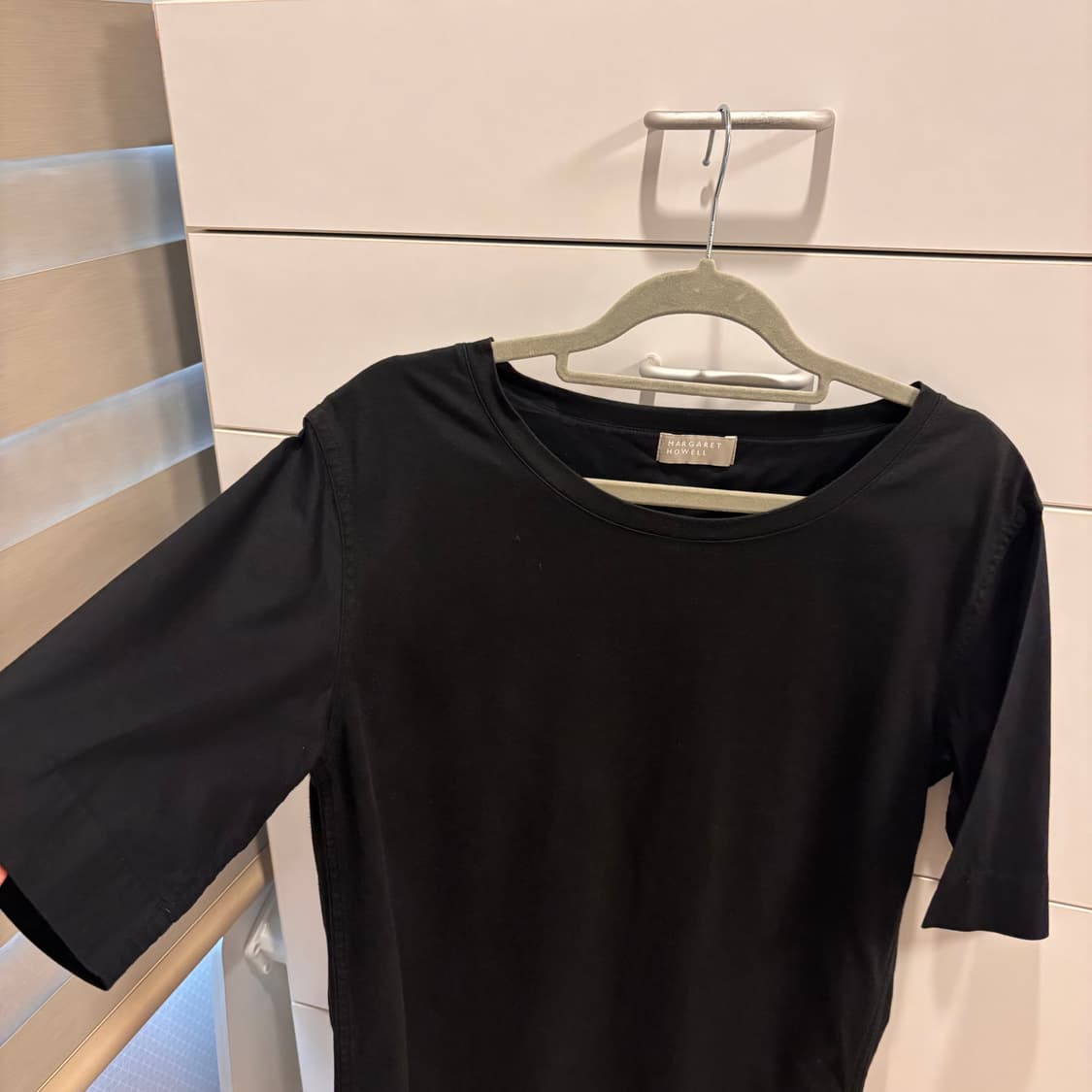 마가렛호웰 블랙 면100% 티셔츠 상품이미지2