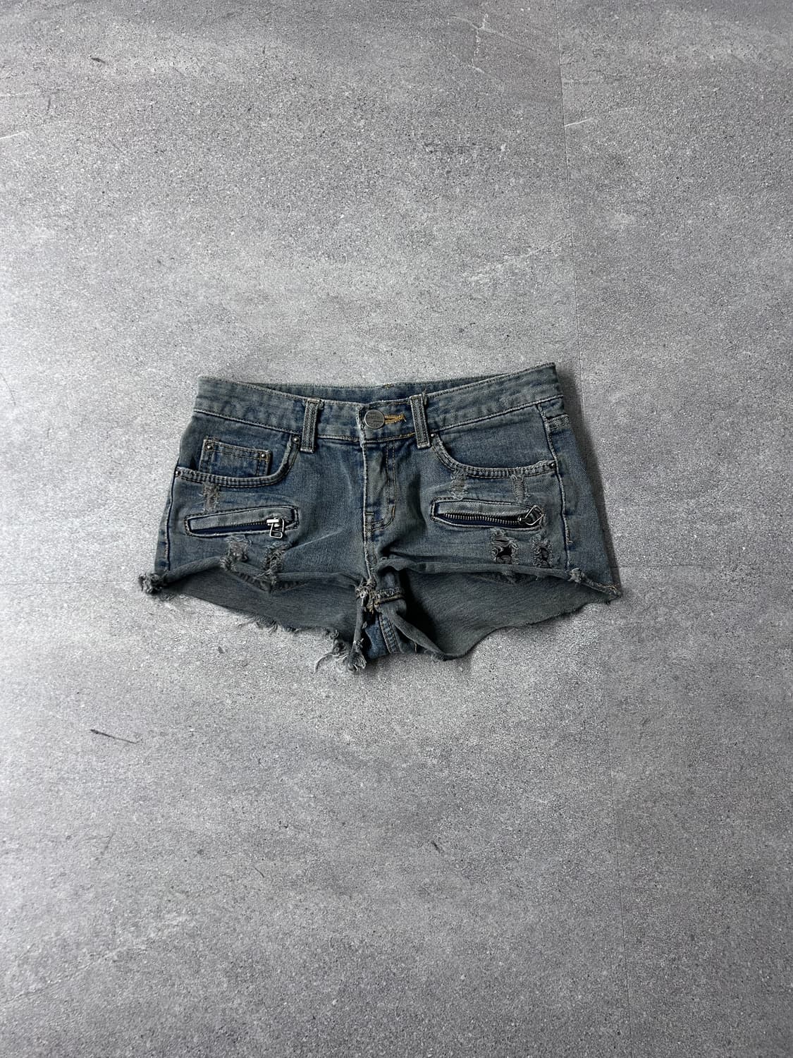 Distressed Zip Detail Denim Shorts 상품이미지4