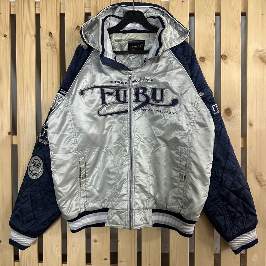 (L) fubu 후부 푸부 새틴 누빔 바시티 자켓 상품이미지1