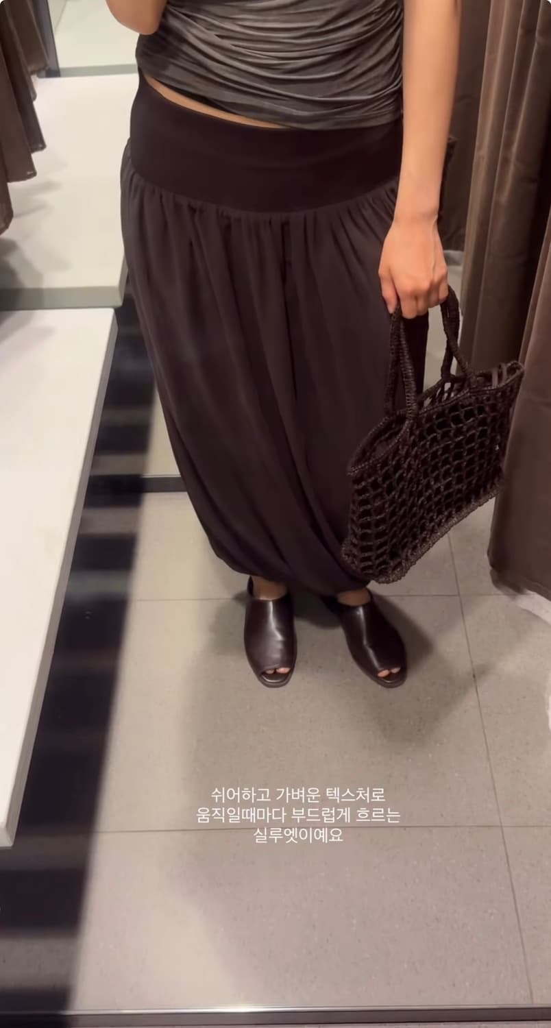 Rather low Cory shirring volume skirt 상품이미지3