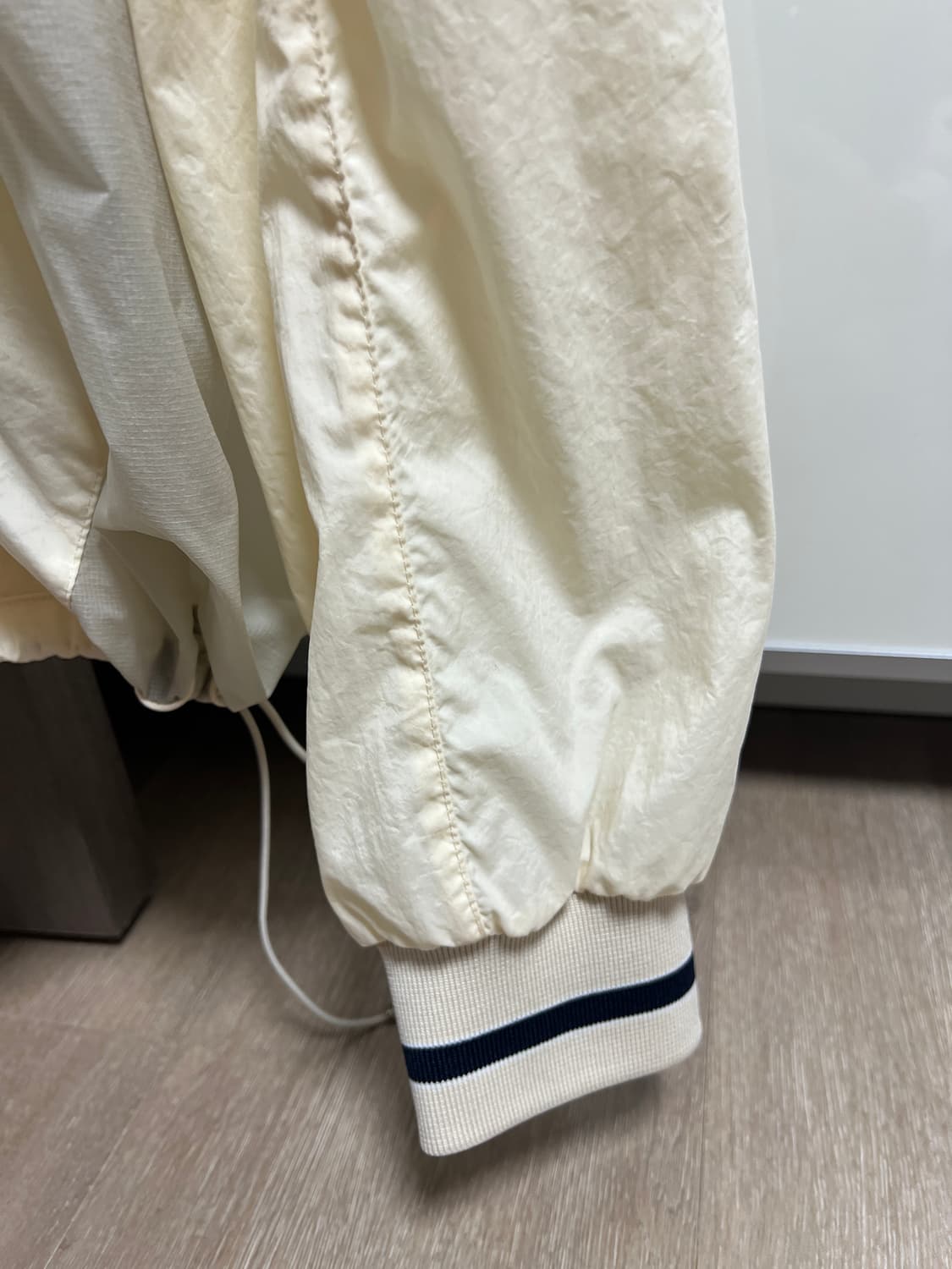 오버듀플레어 나일론 맨투맨 아이보리 상품이미지9