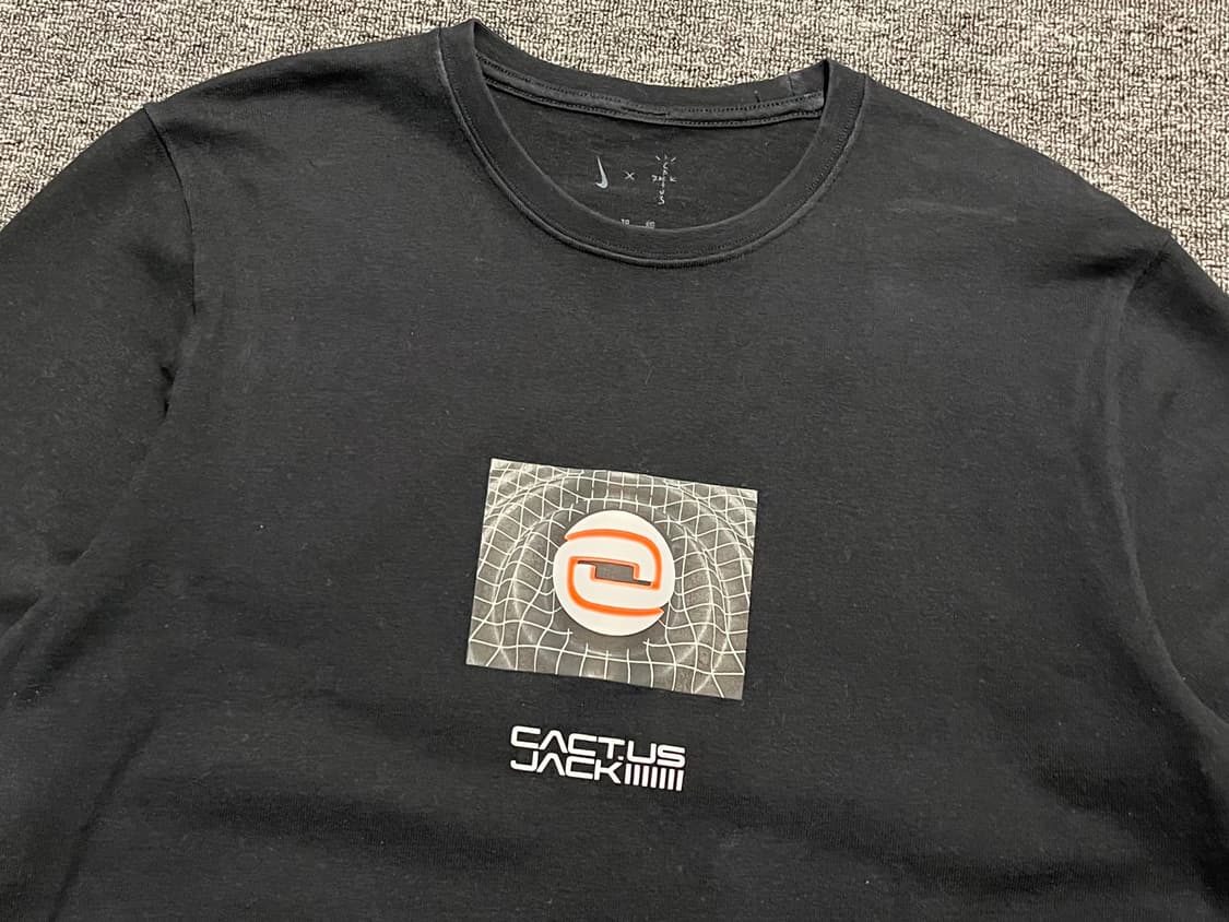 [100] 나이키 X CACTUS JACK 롱슬리브 XL  상품이미지2