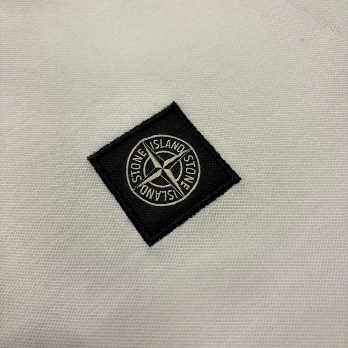 [M] 스톤아일랜드 슬림핏 화이트 카라 반팔 티셔츠 D277 상품이미지4