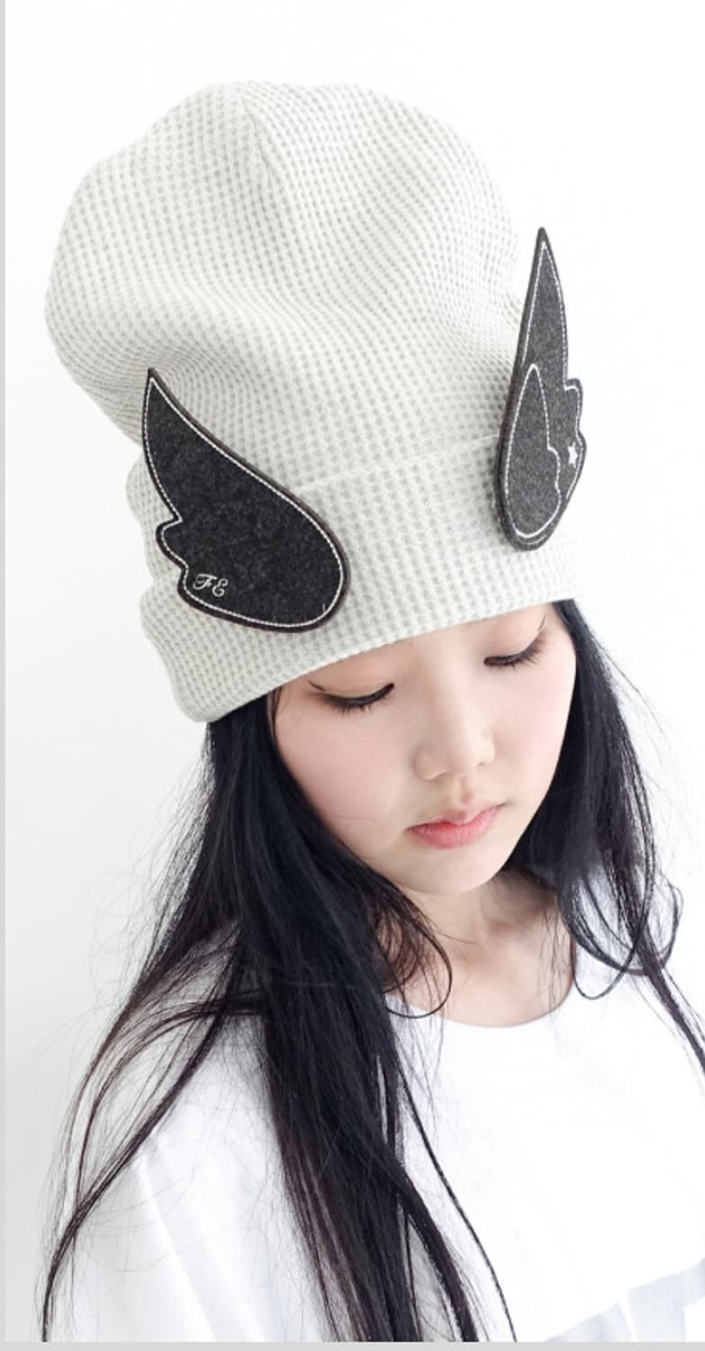 샵페어리 엔젤 날개 브로치 비니 brooch bulky beanie 상품이미지1