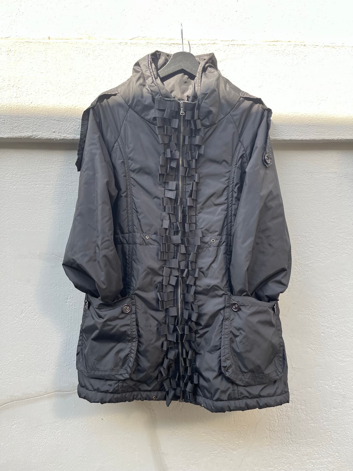 프릴 디테일 점퍼 상품이미지1