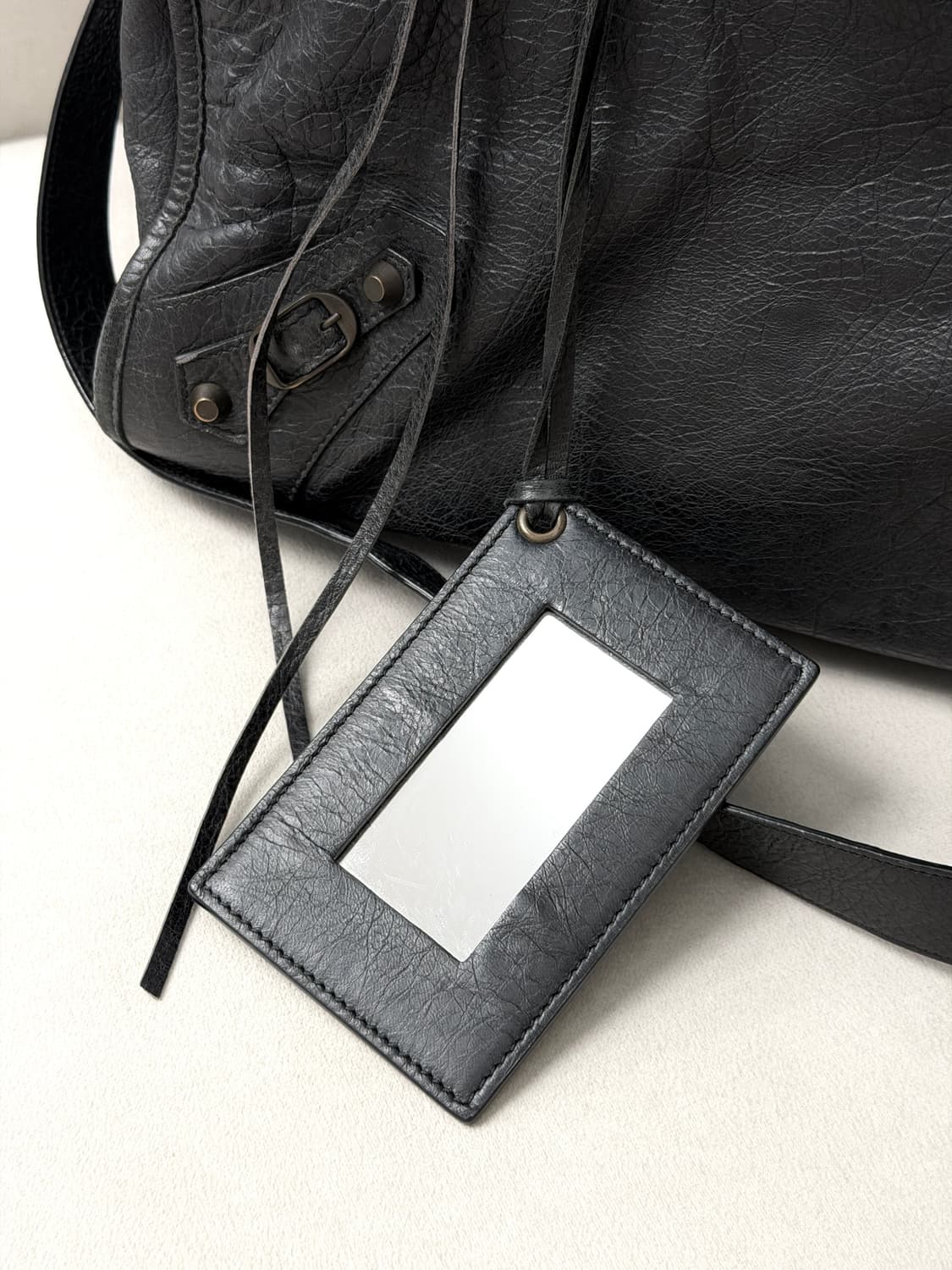 발렌시아가 클래식 모터 시티 크래프트 크로스백 상품이미지5