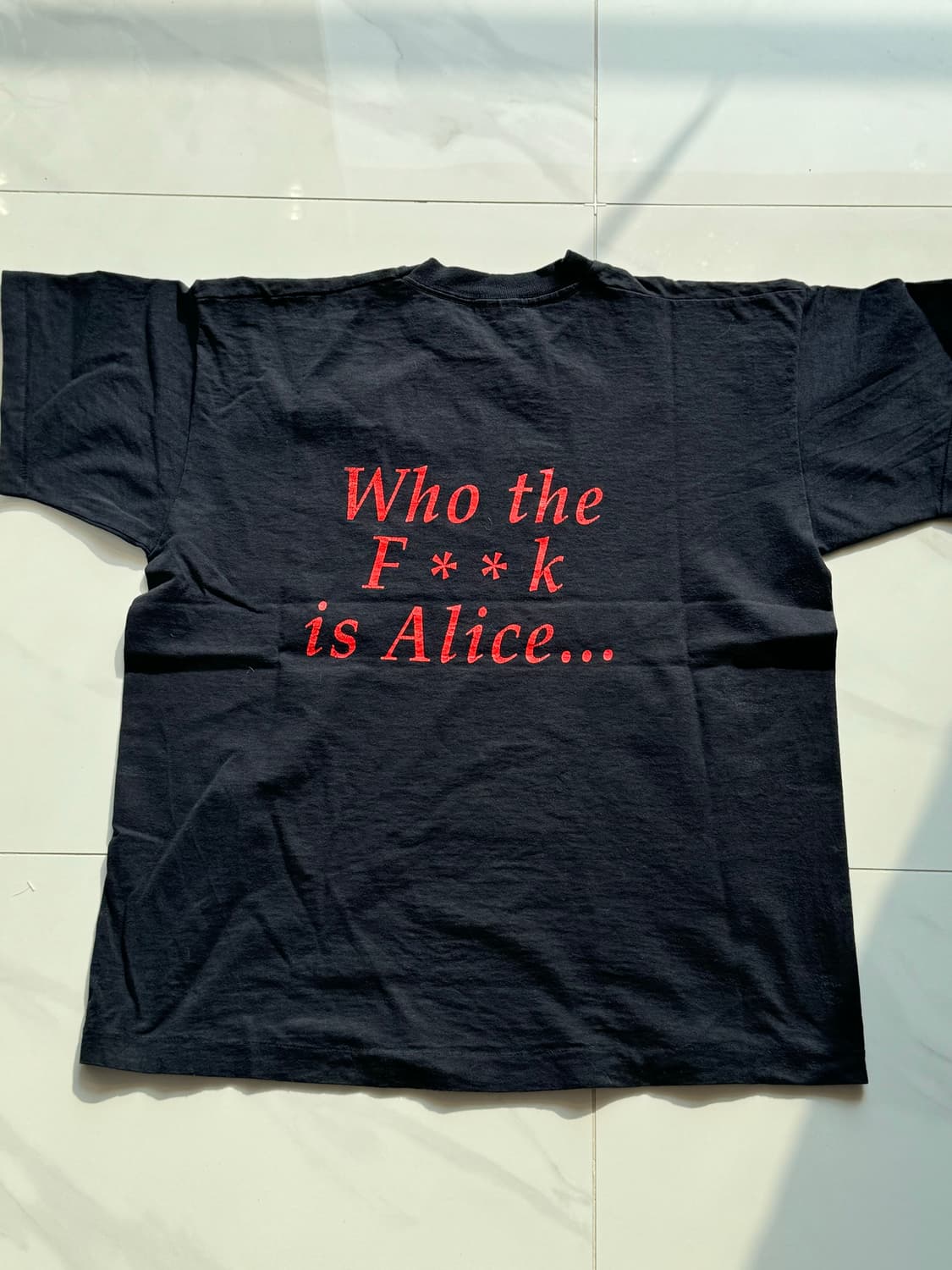 90s Alice who the f**k is Alice 티셔츠 상품이미지2