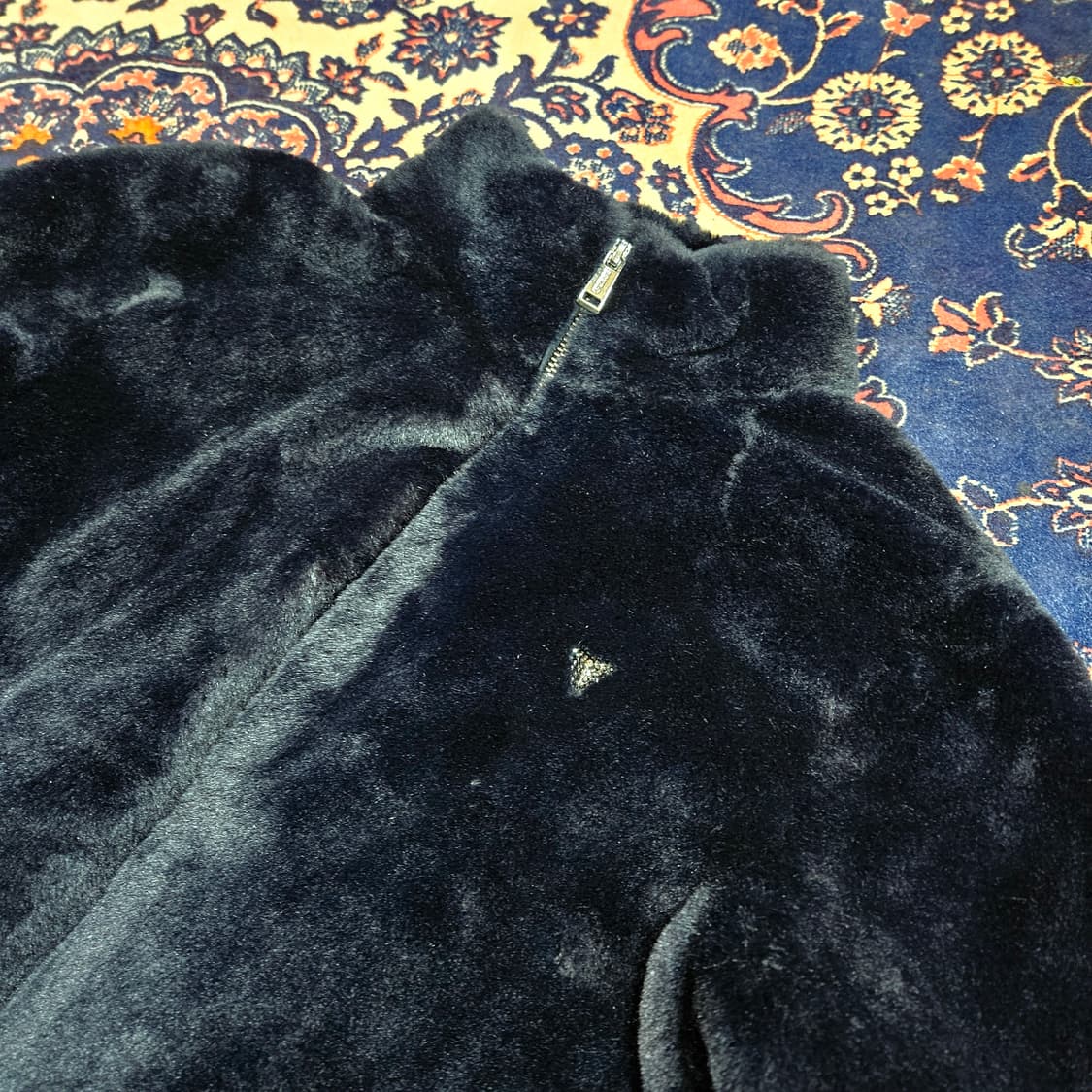 게스(GUESS) 네이비 에코퍼 집업 숏 자켓 S size 상품이미지2