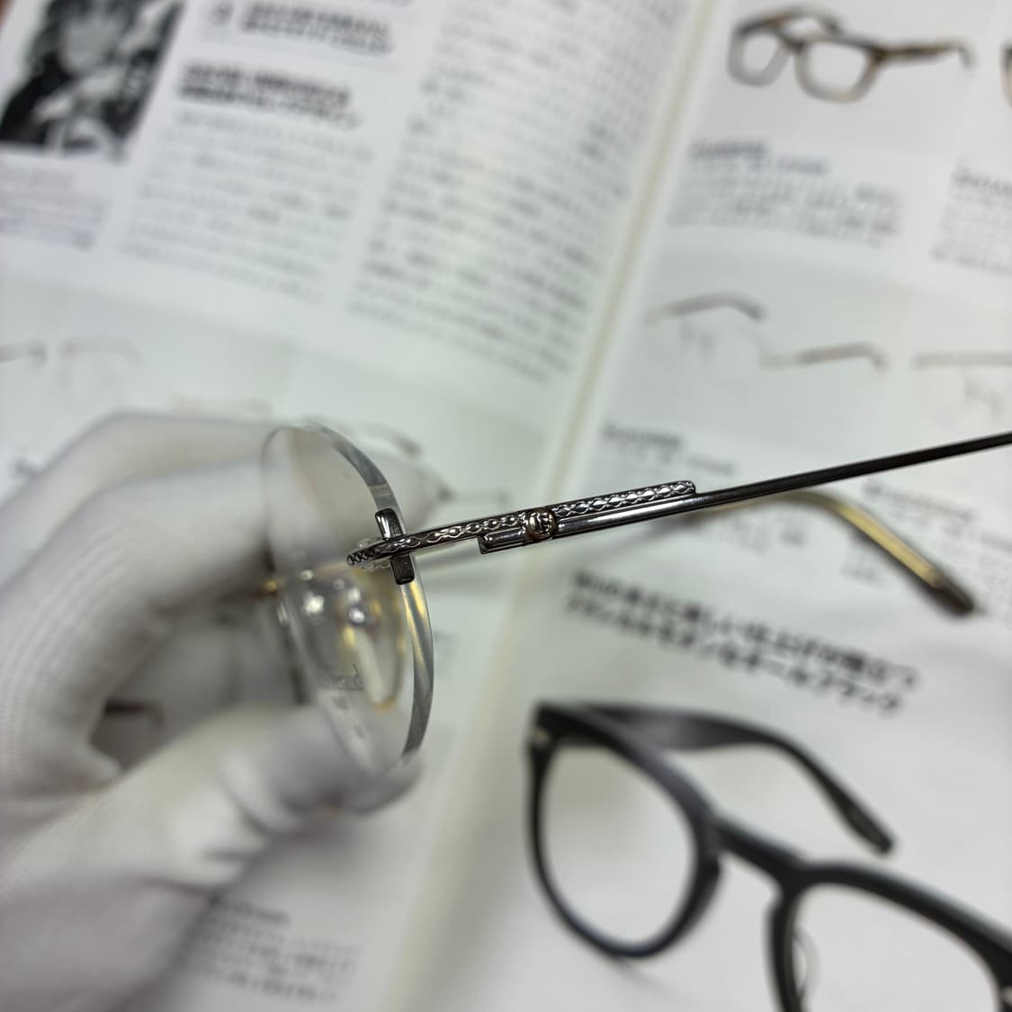 Louis Feraud Paris루이 페로 실버 티타늄 무테 안경 상품이미지3