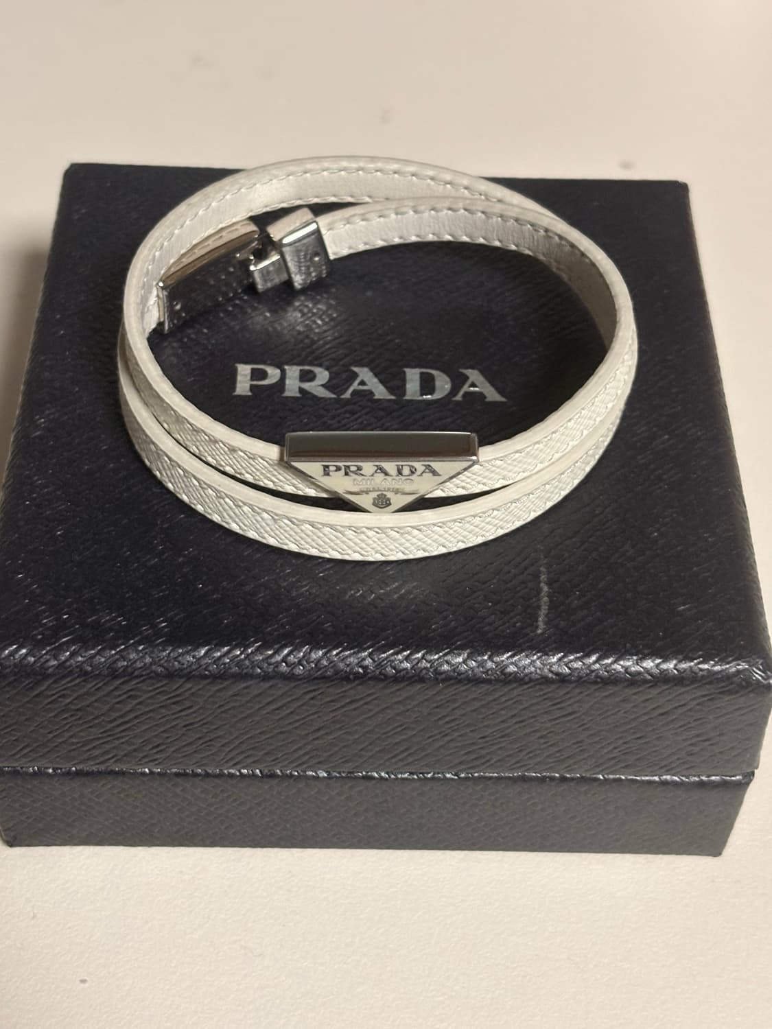 프라다 - 사파이노 가죽 브레이슬릿 팝니다 상품이미지6