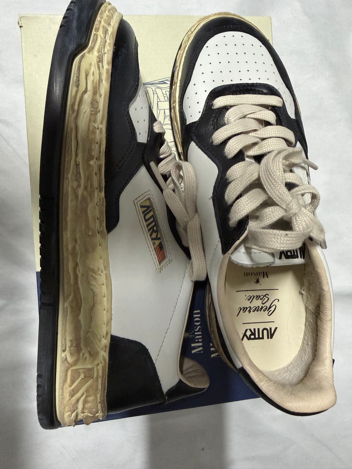 메종 미하라 야스히로 x 오트리 제너럴 스케일 메탈리스트  상품이미지1