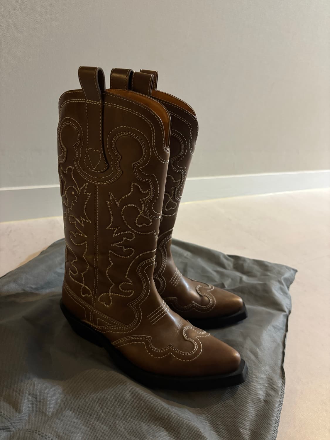Ganni western boots 상품이미지1